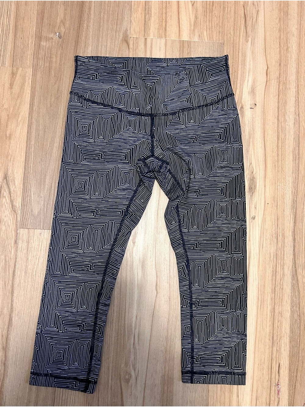 lululemon athletica Black Geometric Capri Leggings